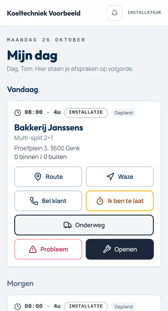 Scherm Mijn dag van een installateur met de installatie van morgen en de knoppen Route, Waze, Bel klant en Probleem